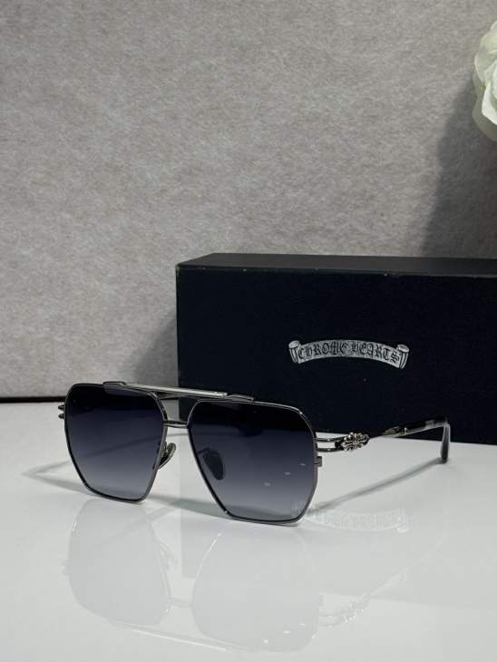 Picture of Chrome Hearts Sunglasses _SKUfw79760879fw